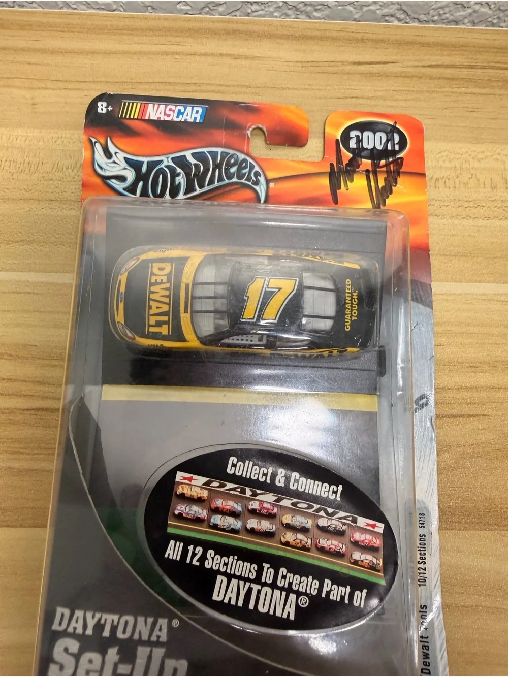 Hot Wheels NASCAR DEWALT #17 Die-Cast Car 1:64 Matt Kenseth New in Box Signed